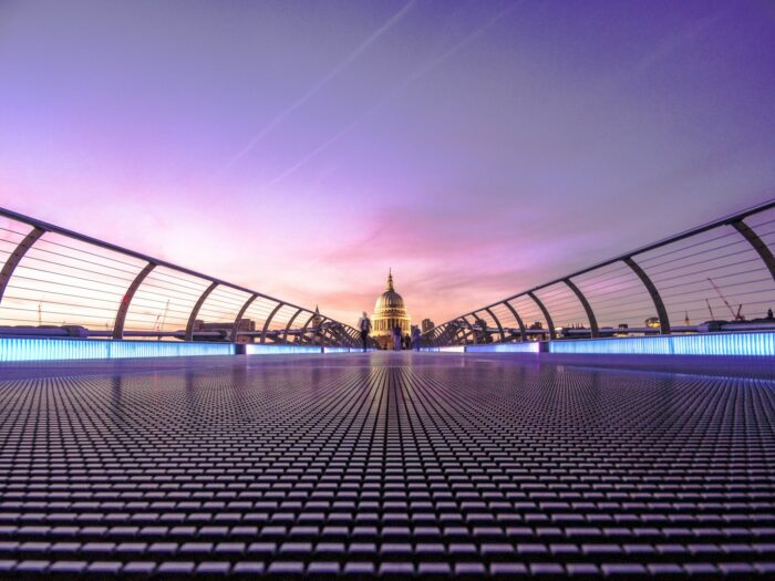 A VR view of St. Paul's Cathedral from the Millennium Bridge in London